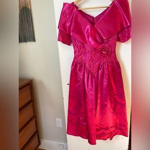 Vintage Fuchsia Formal Dress 💕